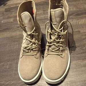 Sorel tan suede boots